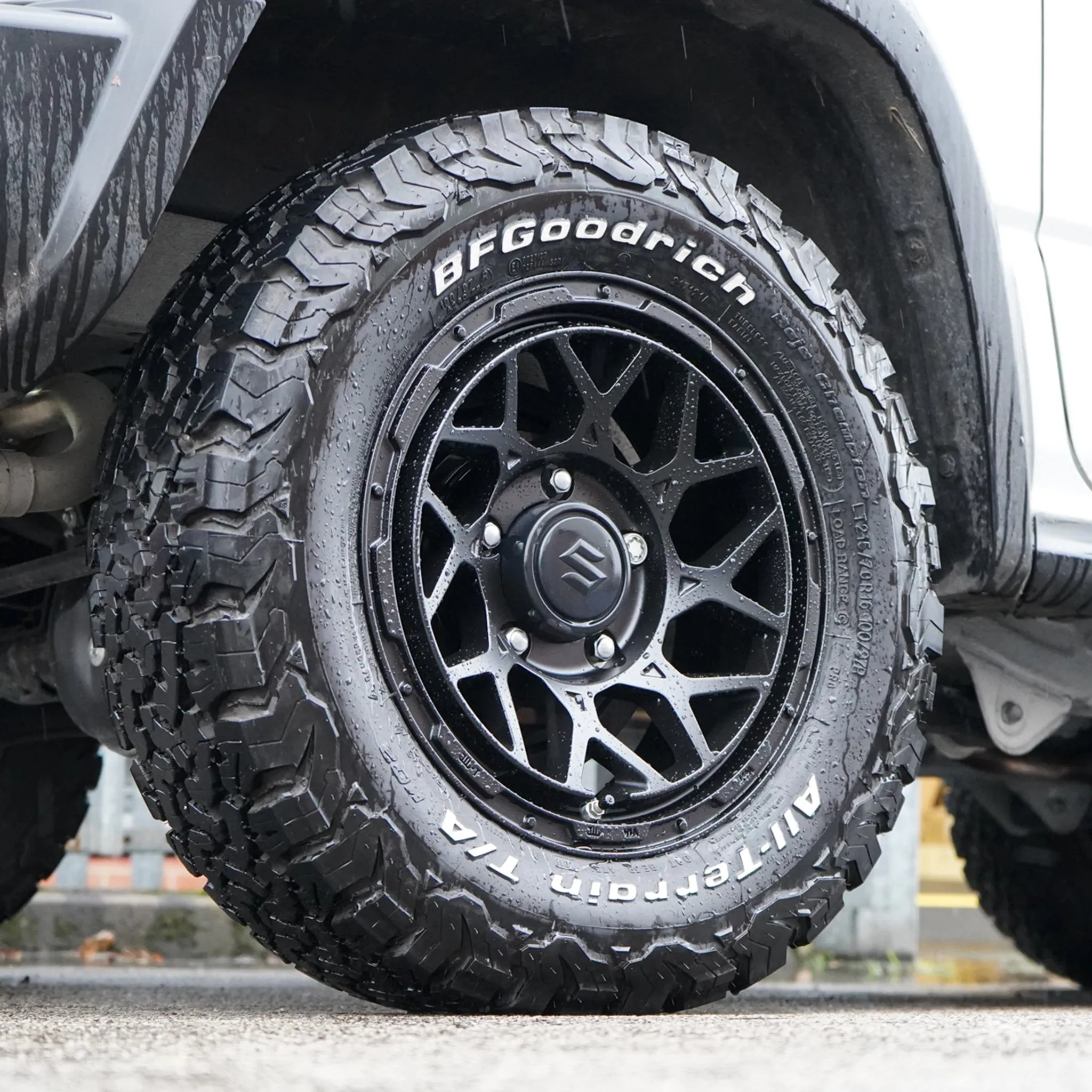 Magpie M-01 Wheel & Tyre Package for Suzuki Jimny (2018 )