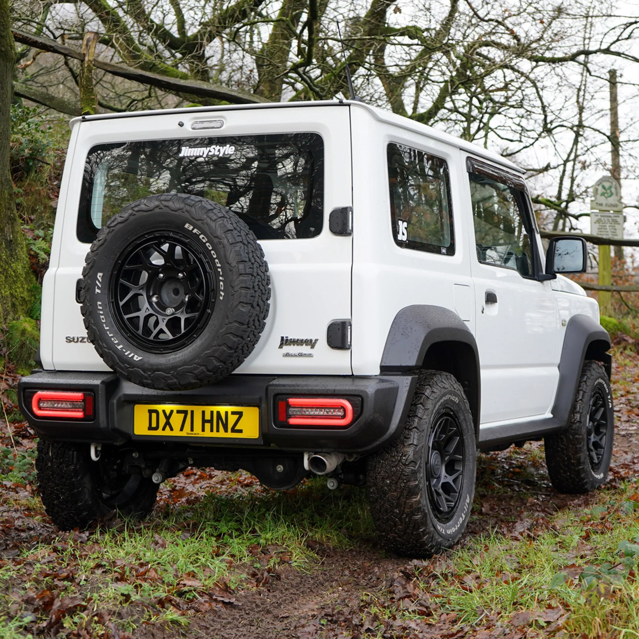 Magpie M-01 Wheel & Tyre Package for Suzuki Jimny (2018 )