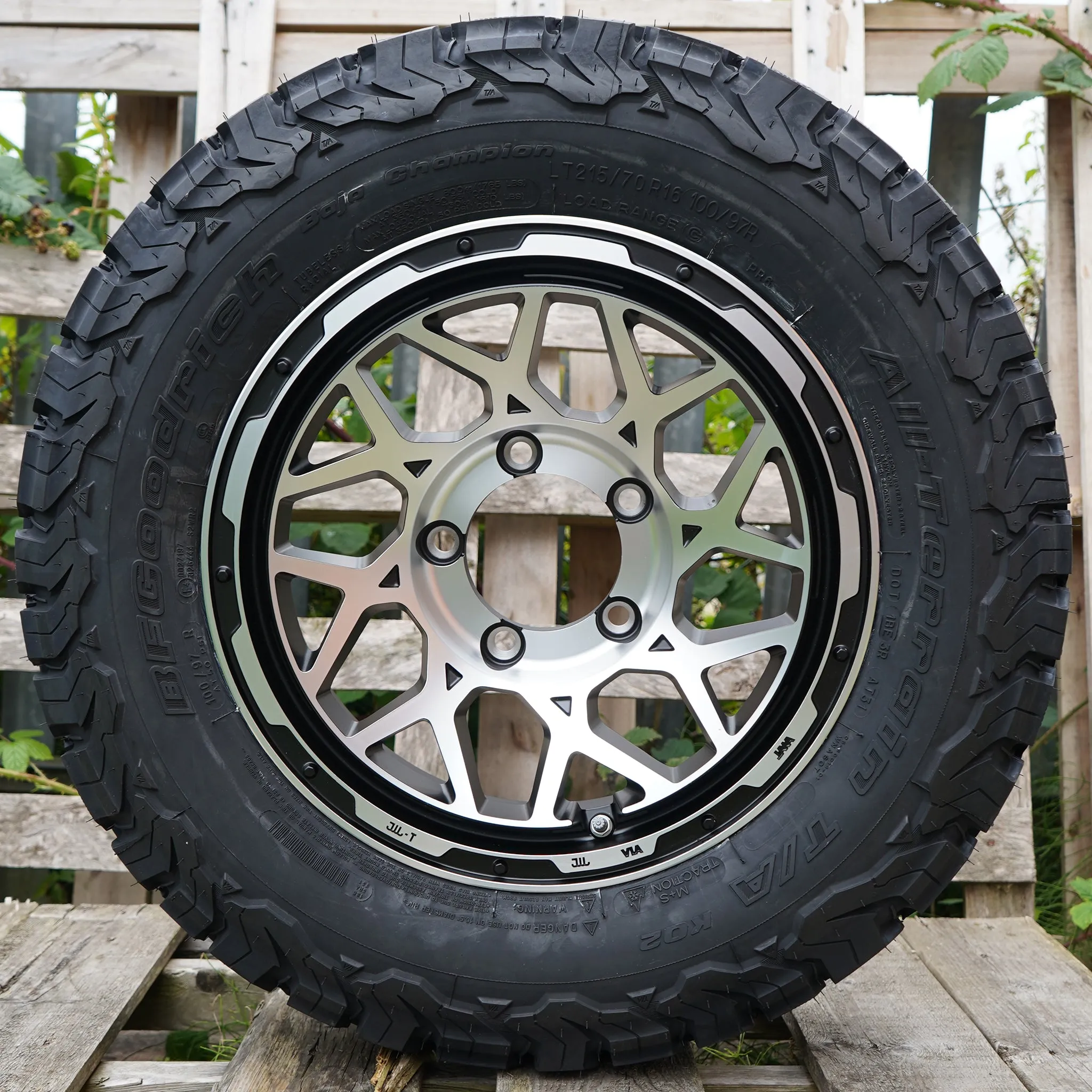 Magpie M-01 Wheel & Tyre Package for Suzuki Jimny (2018 )