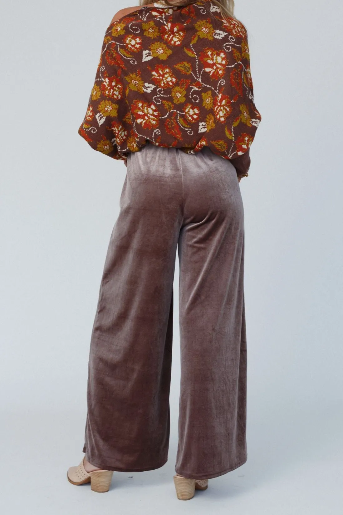 The Nest Relaxing Robin Velvet Wide Leg Pant - Coco